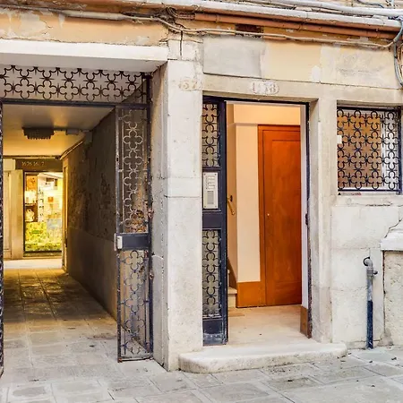 Venetian Infinity Daire *